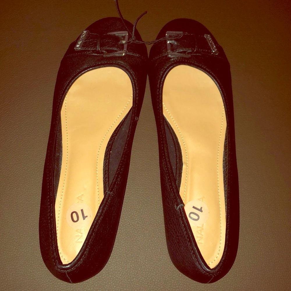 Black & silver Flats